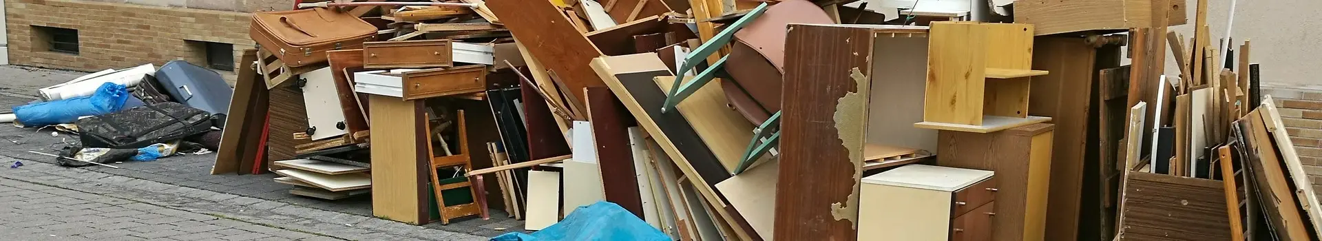 drewniane śmieci